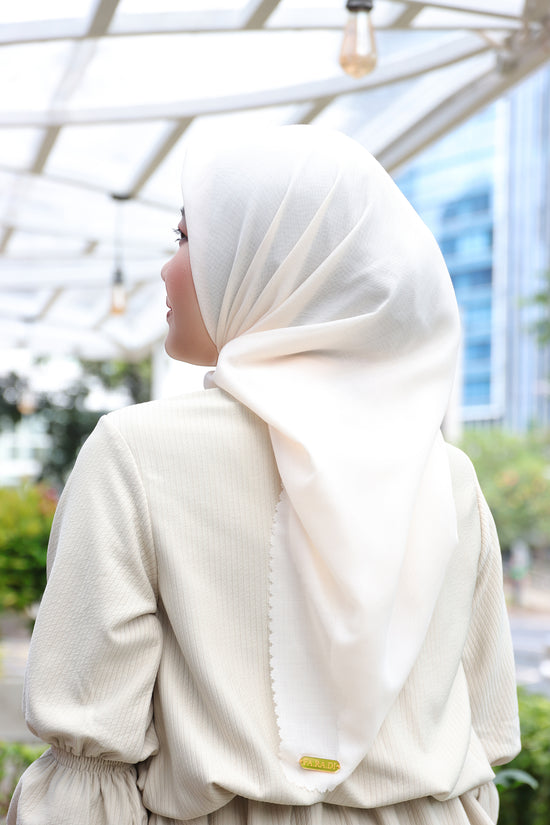 Everlasting Scarf - Lily White